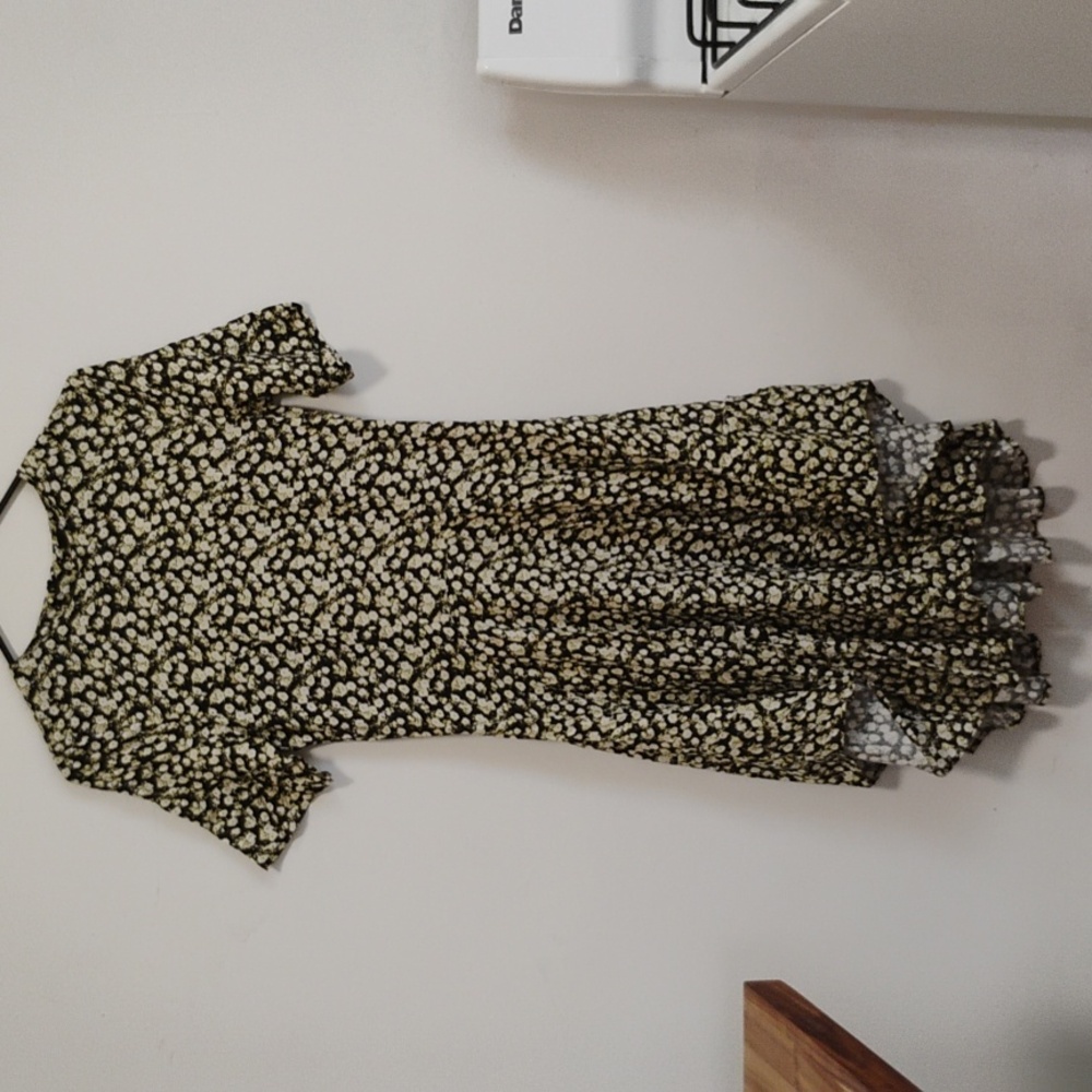 h&m | Black + Cream Asymmetrical Floral Short Sleeve Maxi Dress | Women's 4